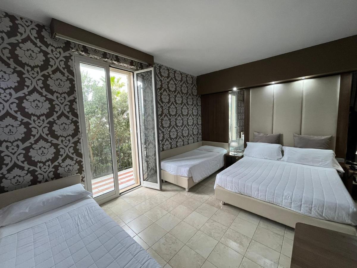 Hotel Lafayette Giovinazzo Buitenkant foto