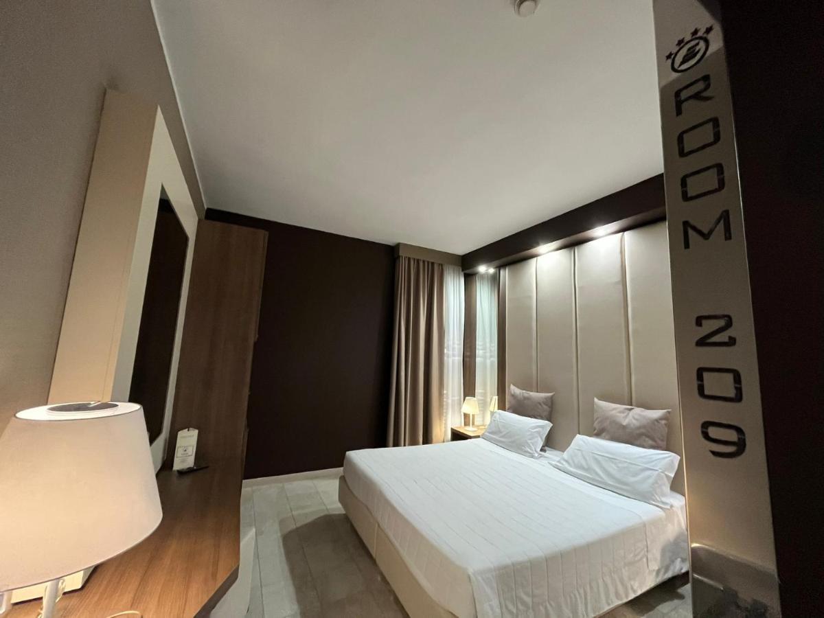 Hotel Lafayette Giovinazzo Buitenkant foto