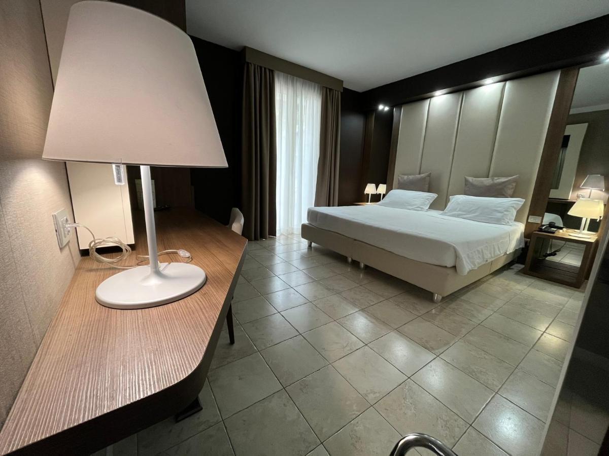 Hotel Lafayette Giovinazzo Buitenkant foto
