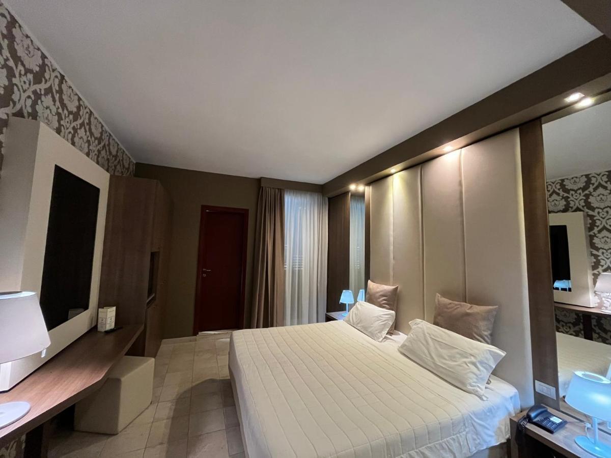 Hotel Lafayette Giovinazzo Buitenkant foto