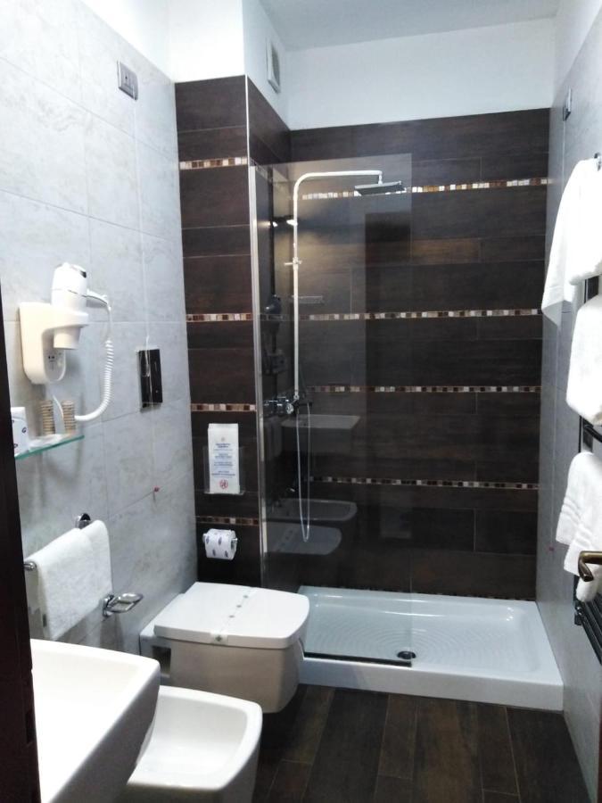 Hotel Lafayette Giovinazzo Buitenkant foto