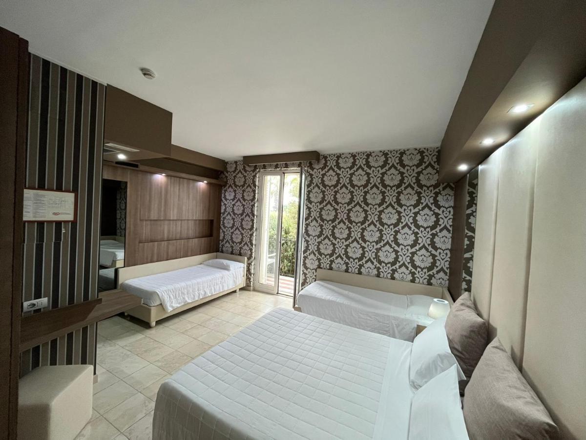 Hotel Lafayette Giovinazzo Buitenkant foto