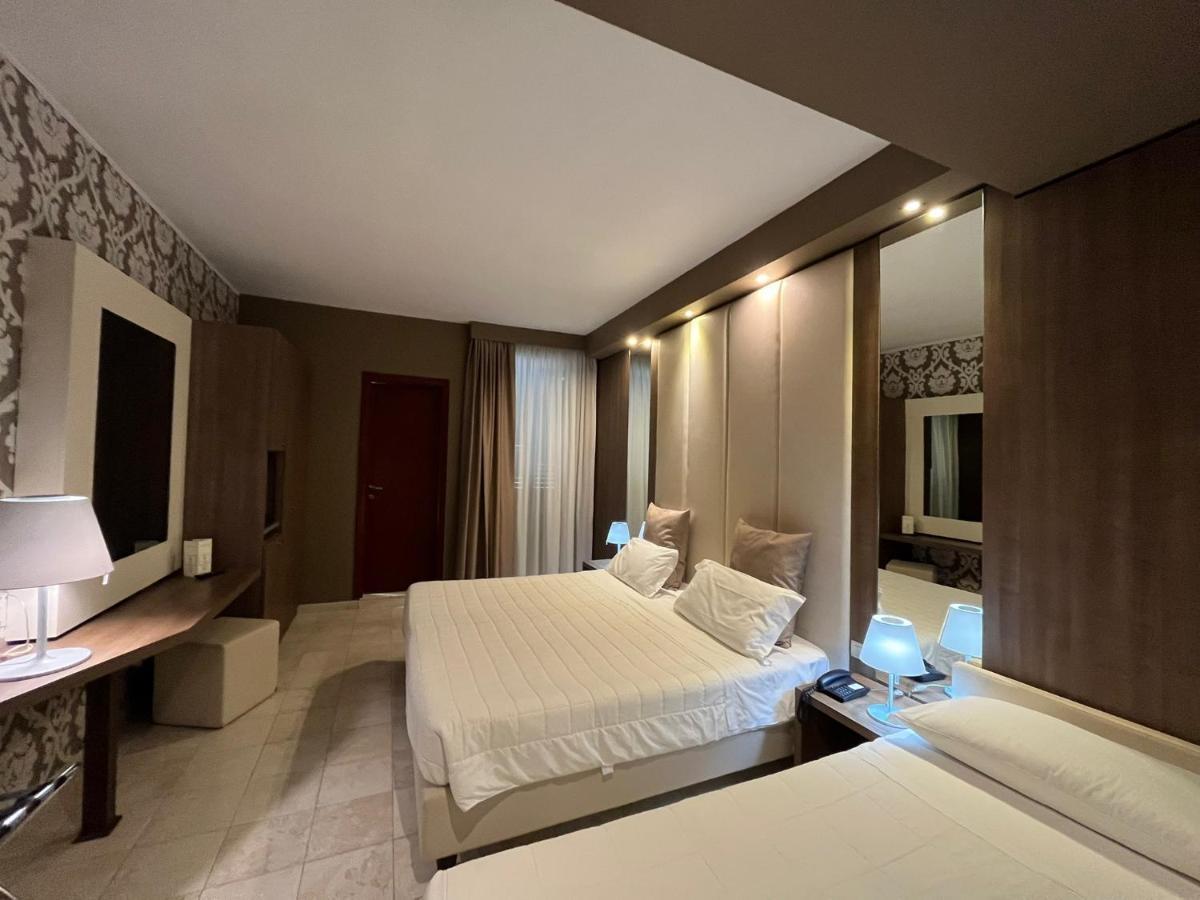 Hotel Lafayette Giovinazzo Buitenkant foto