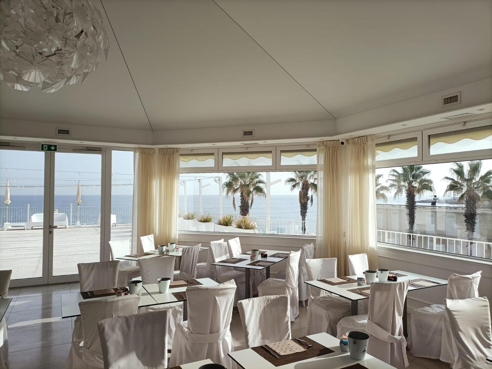 Hotel Lafayette Giovinazzo Buitenkant foto