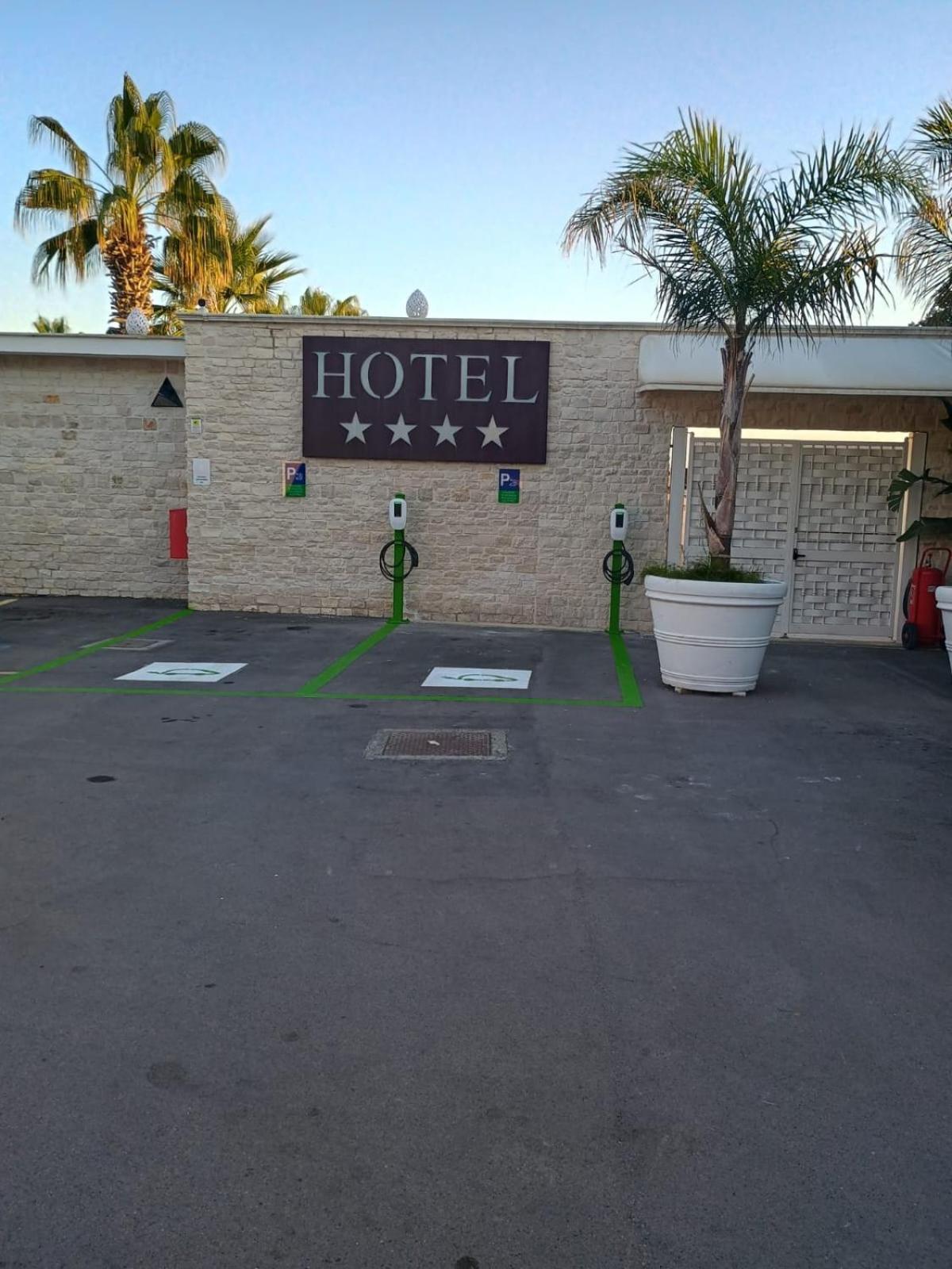 Hotel Lafayette Giovinazzo Buitenkant foto
