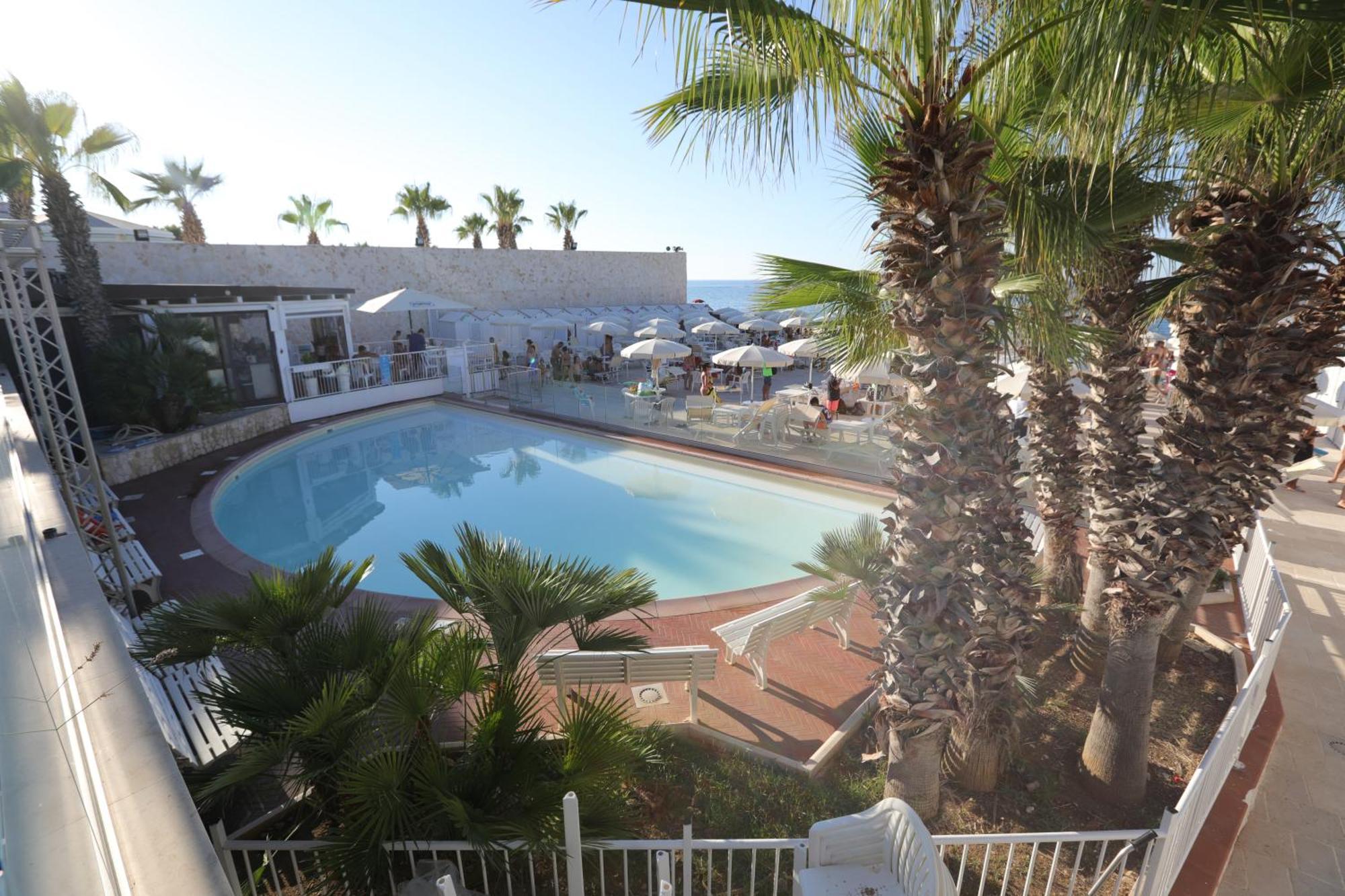 Hotel Lafayette Giovinazzo Buitenkant foto