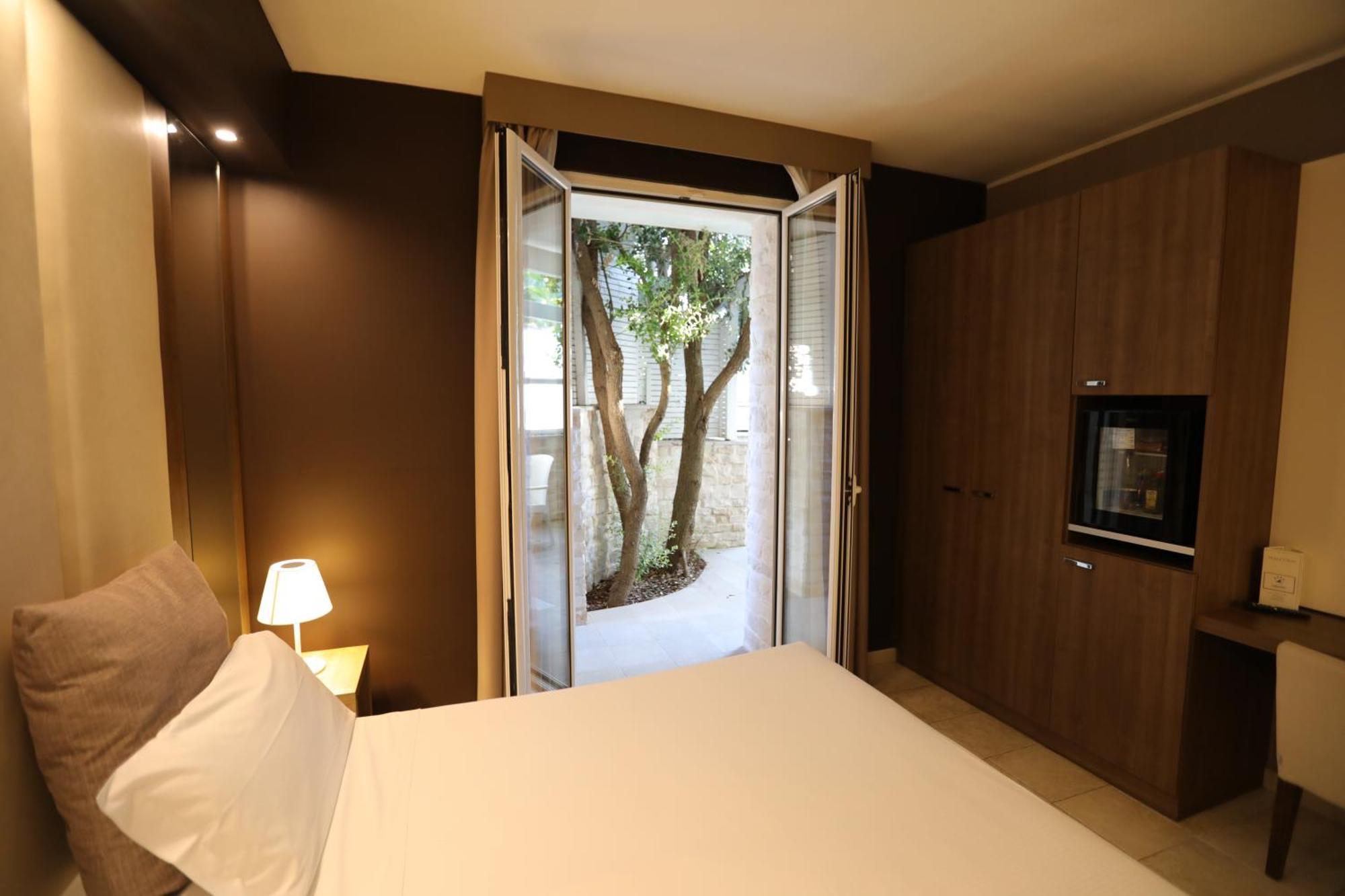 Hotel Lafayette Giovinazzo Buitenkant foto