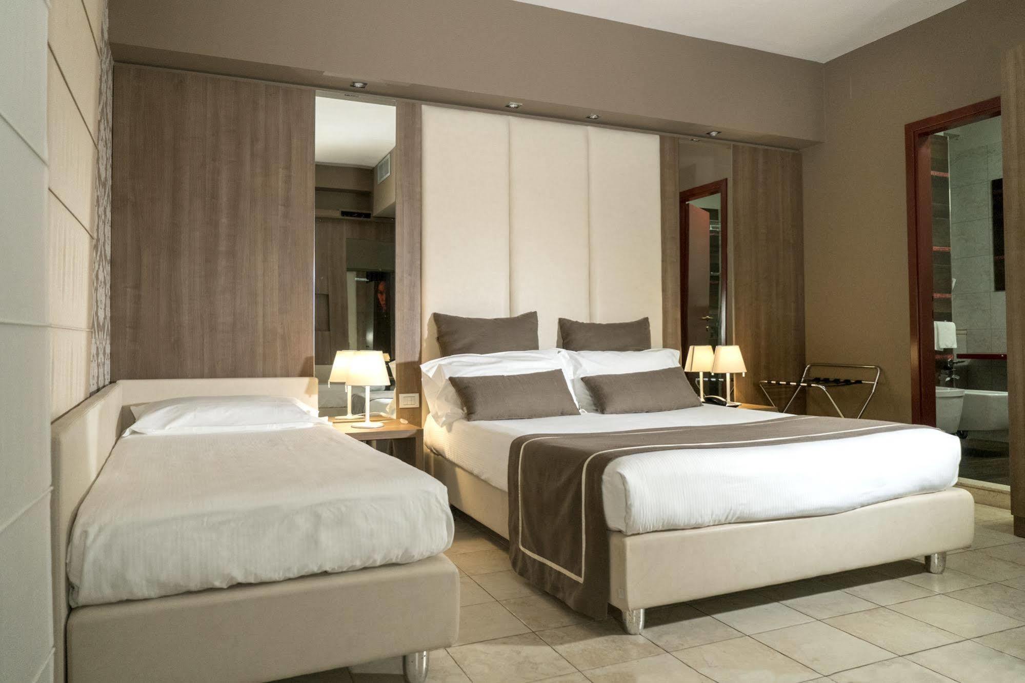 Hotel Lafayette Giovinazzo Buitenkant foto